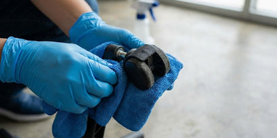 ¿cómo limpiar las ruedas de una silla de oficina?